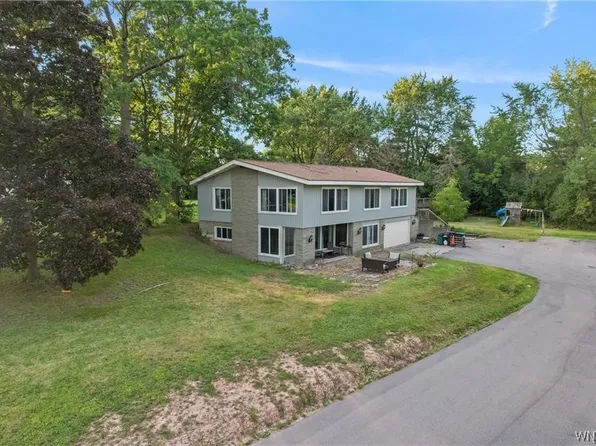 51 Winkler Dr, Grand Island, NY 14072
