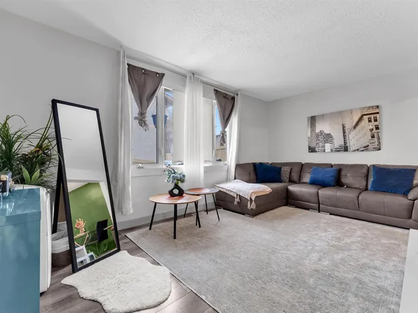 14115 82nd St NW #7, Edmonton, AB T5E 2V7