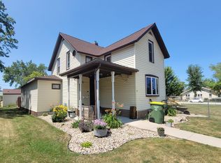 206 7th Ave SE, Pipestone, MN 56164