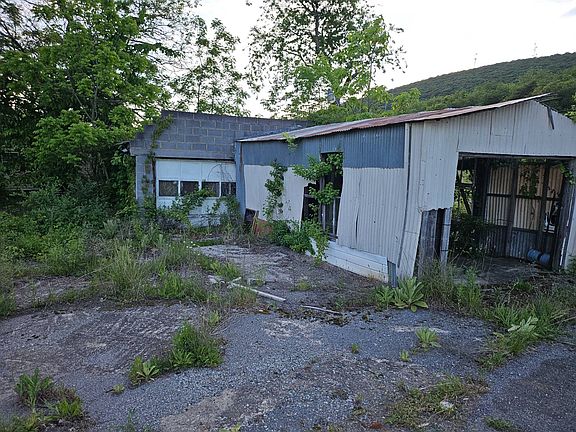 4th image of 134 Mountain House Rd