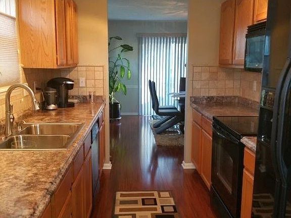 5th image of 85 Creekside Dr.