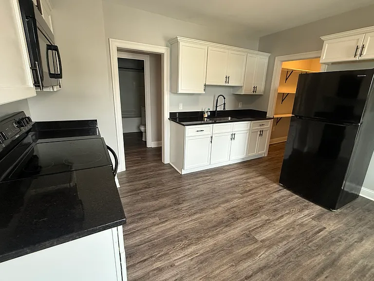 104 Moore St #2 — Photo 7