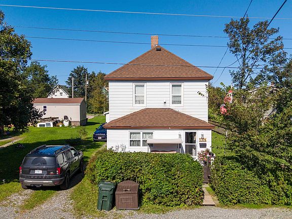 2nd image of 530 Main St