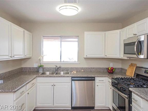 4th image of 225 Garden Ct