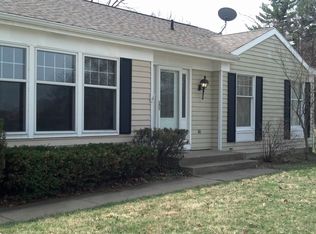 70 S Lake Doster Dr, Plainwell, MI 49080