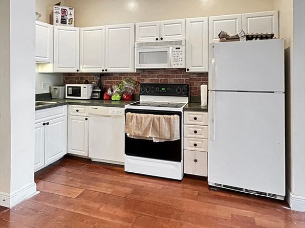 7 Main St APT 101, Brockton, MA 02301