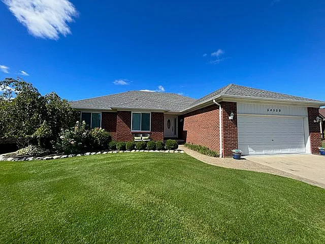 54559 Berryfield Dr photo 1