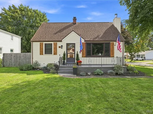 61 Grant St, Lancaster, NY 14086