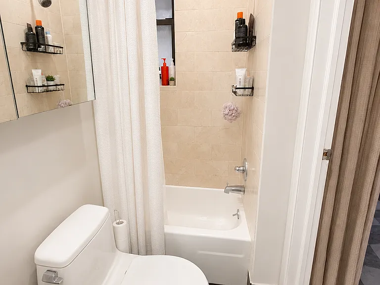 253 Elizabeth St #3F — Photo 8