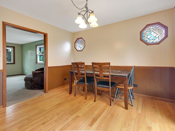 3rd image of 7120 W 96th St