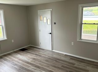 526 1st St, Windber, PA 15963