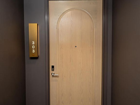 4th image of 122 Stadium Way #303