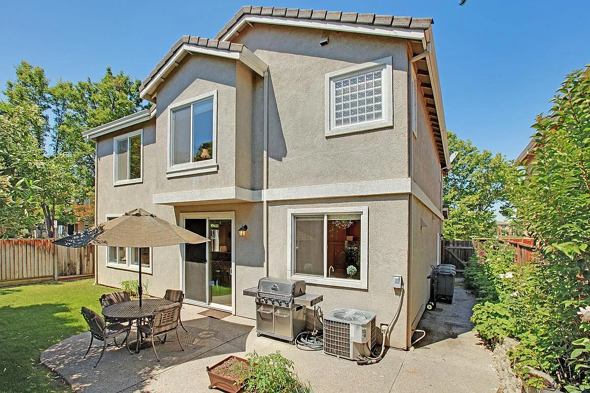 3 bed, 2.5 bath, 1975 sqft, $7,250 — Photo 4