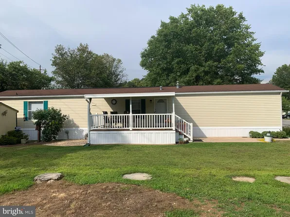 13 Park St, Mount Holly Springs, PA 17065