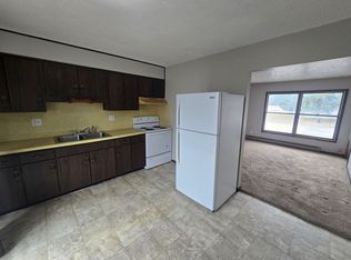 1501 S Division St, Carterville, IL 62918