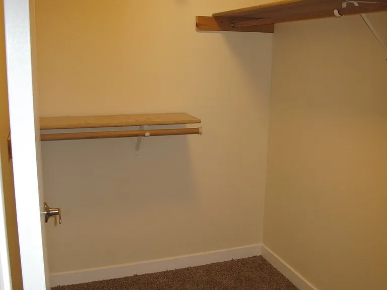Daniels Apartments — Photo 12