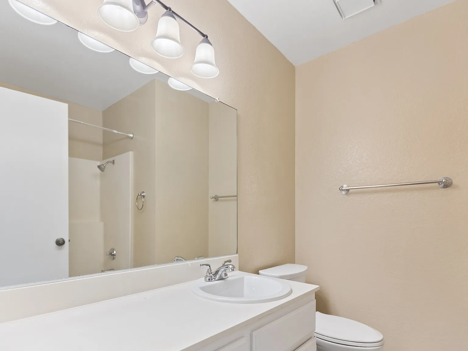 4 bed, 1547 sqft, $3,500 — Photo 4