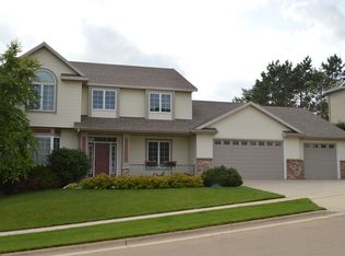 1653 Century Hills Dr NE, Rochester, MN 55906