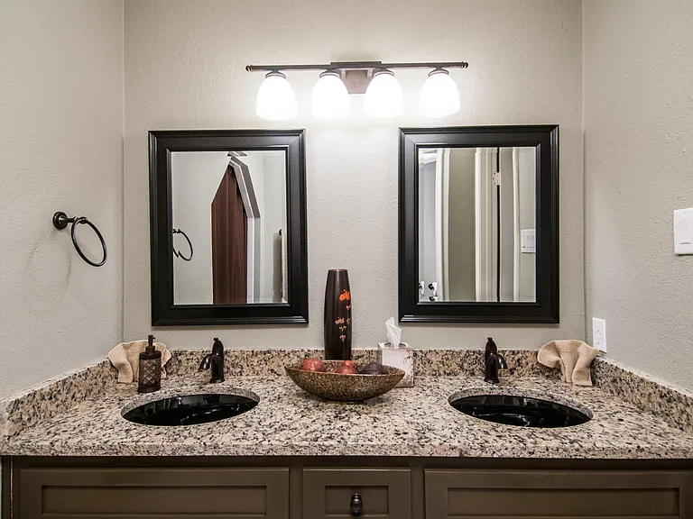 2947 Southridge Dr — Photo 13