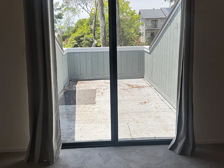 470 Avenue Portola — Photo 15
