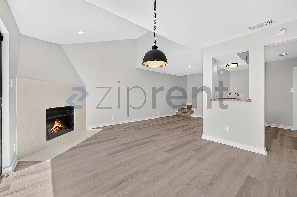 1 bed, 768 sqft, $1,500 — Photo 3