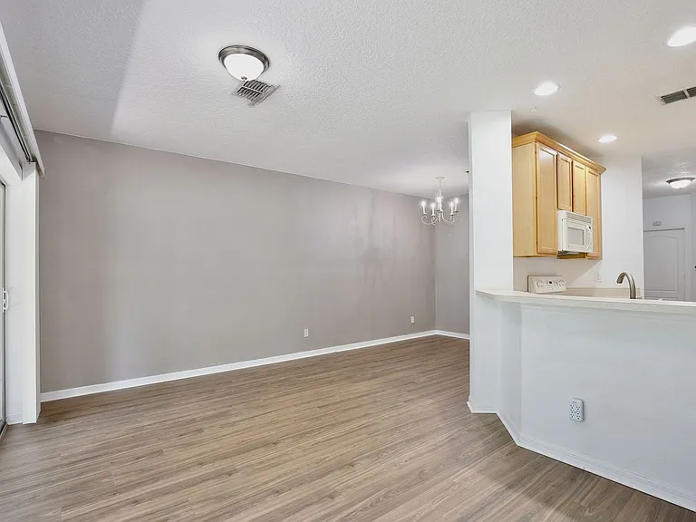 10412 Kiplinger Ln — Photo 7
