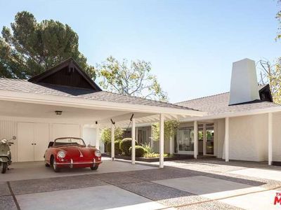 8014 Briar Summit Dr, Los Angeles, CA, 90046