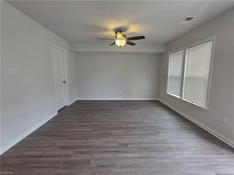 412 Bulkhead Pl — Photo 5