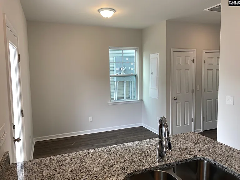 310 Woodcock Dr — Photo 4