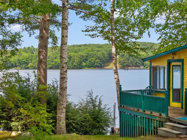 31 McVicker Lane, Winthrop, ME 04364