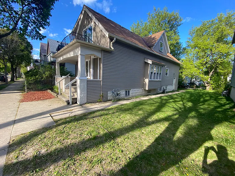 2436 N Fratney St #2436 — Photo 13