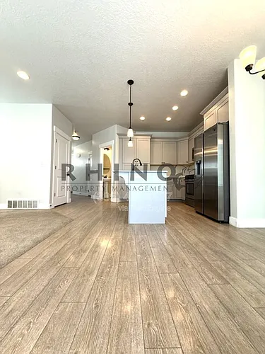 213 W Whitewater Dr Photo 1