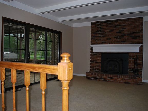 4th image of 9073 Mayflower Dr