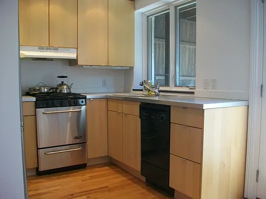 Rented by BLS Realty | media 28