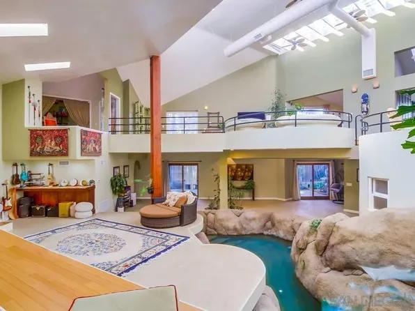 1876 Sefton Pl, San Diego, CA 92107