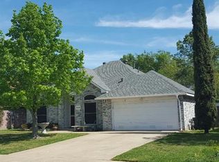 522 Bowie St, Forney, TX 75126