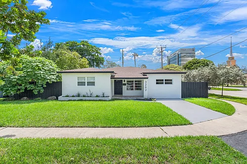 3262 Pierce St Photo 1