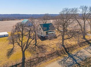 8000 Gash Bridge Rd, Clinton, IL 61727