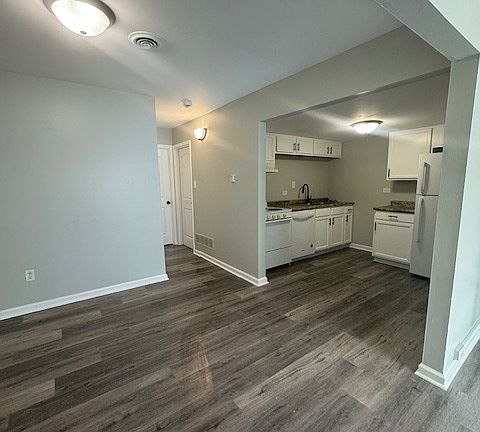 2nd image of 1103 Evans Ave #11064007
