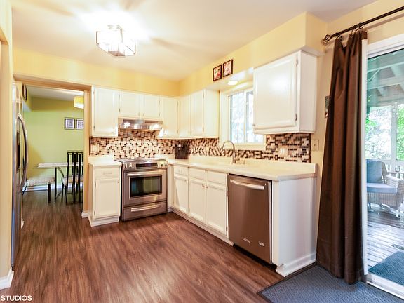 4th image of 2104 N Millstone Dr