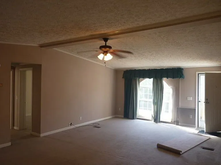 825 Allen Rd — Photo 3