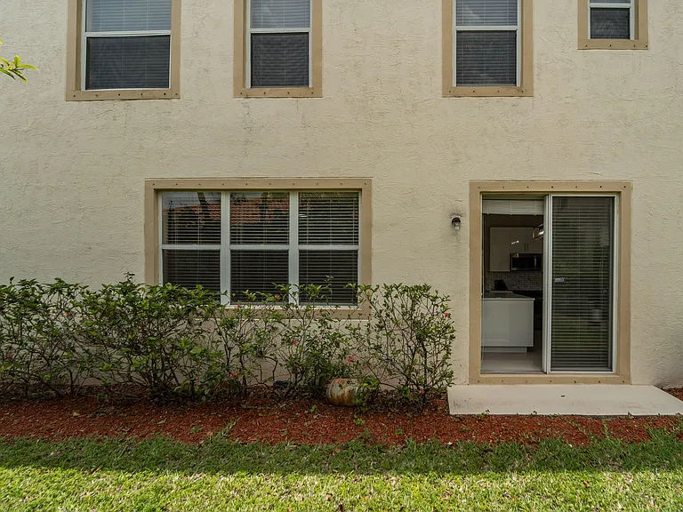 1780 Pierside Cir — Photo 18
