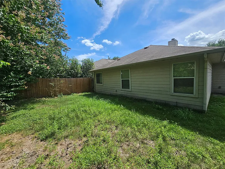 2035 Intrepid Dr — Photo 23