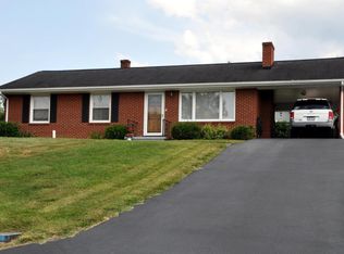 1217 Fairmont Dr, Vinton, VA 24179