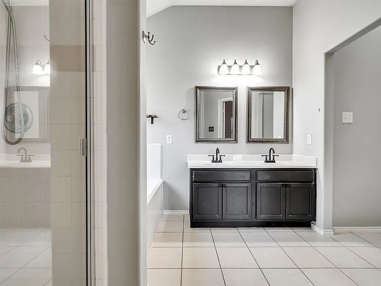 3417 Cypress Village Dr — Photo 25