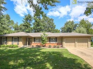 4546 W 97th St, Overland Park, KS 66207