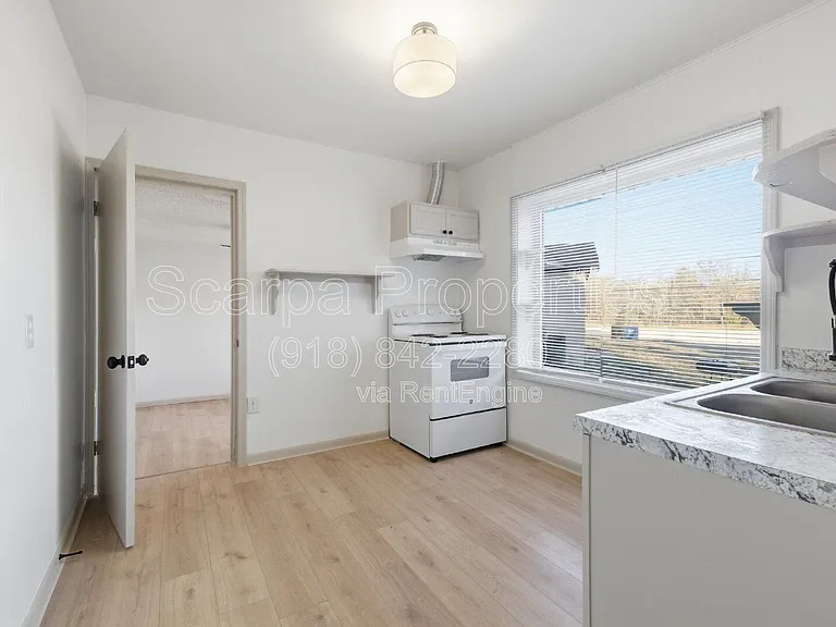 1215 Harrison St #4 — Photo 6