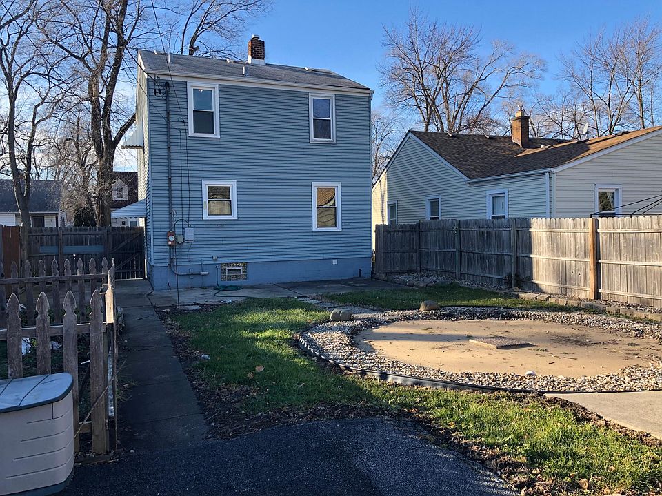2nd image of 17913 Roy St