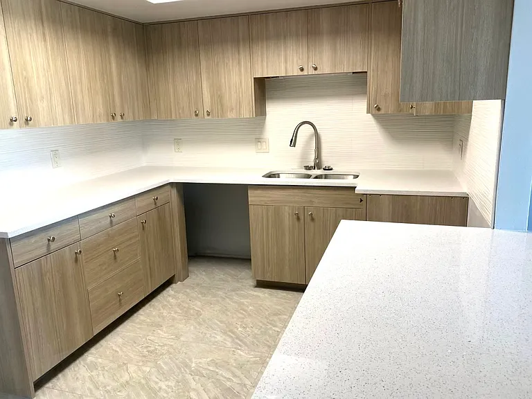 937 Country Club Dr SE #F — Photo 10