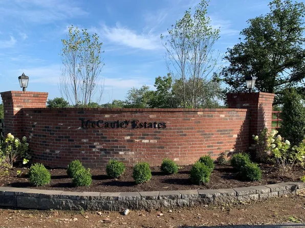 1104 Gallant Dr, Wilmore, KY 40390